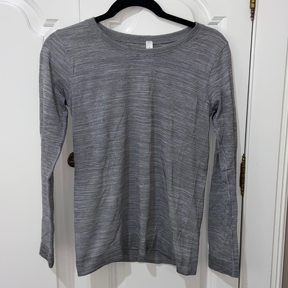Grey/black/white striped swiftly relaxed lululemon shirt! Brand new never worn